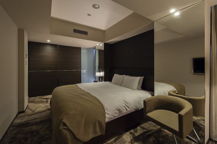 Room 17 of 52