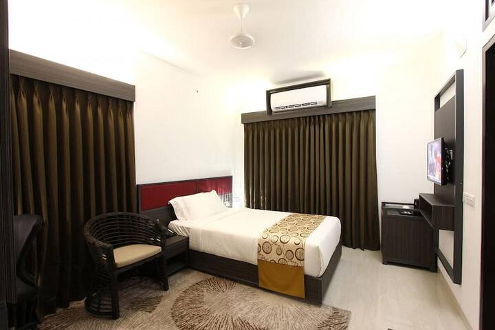Room 4 of 19