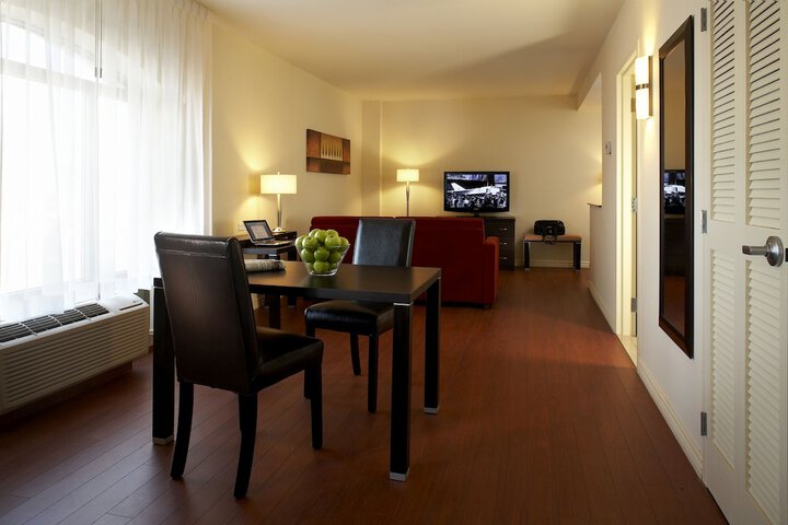 1 King Bed Suite (8 of 8)
