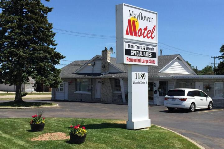 Mayflower Motel