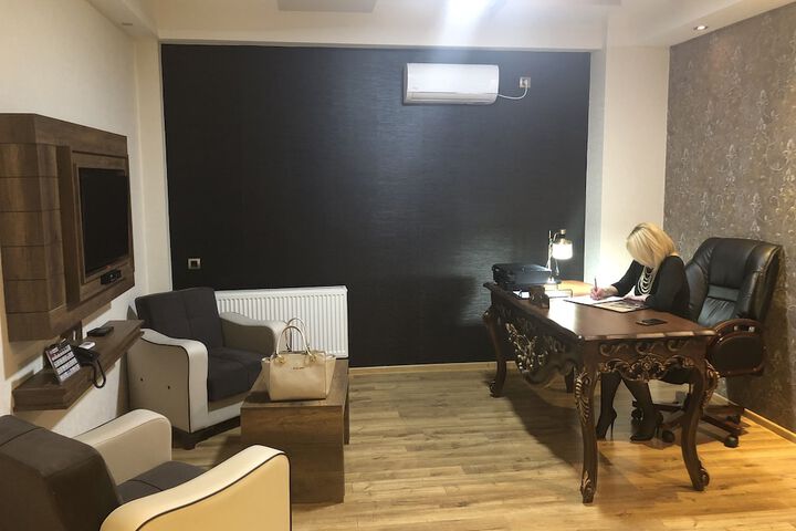 Room 10 of 64