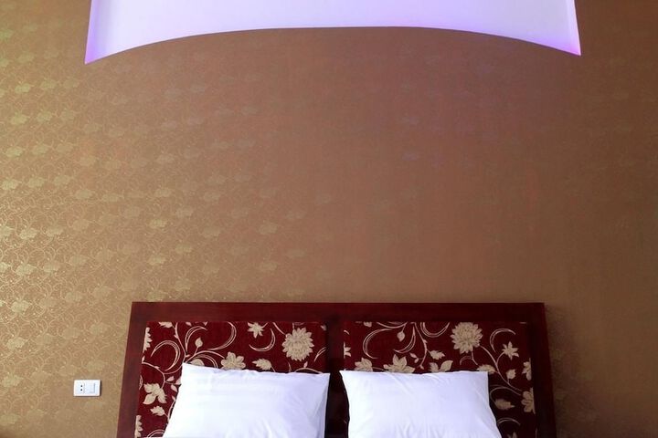 Room 17 of 31