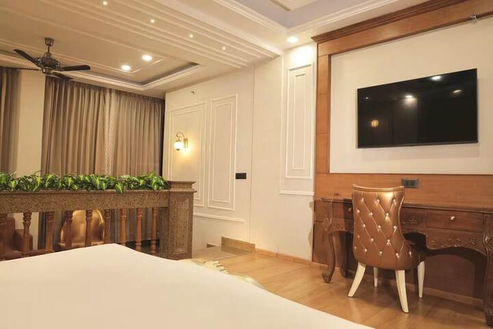Room 3 of 17