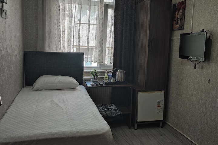 Room 4 of 24