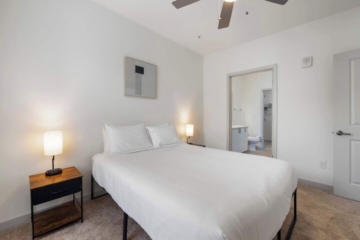 Room 44 of 136