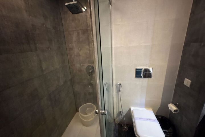 Room 7 of 65