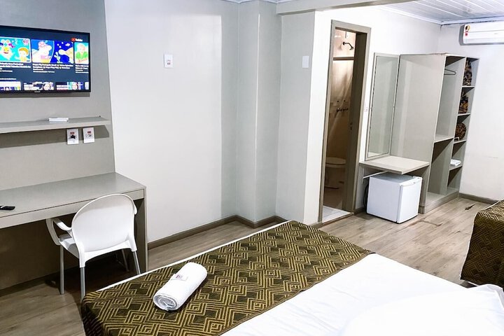 Room 32 of 97