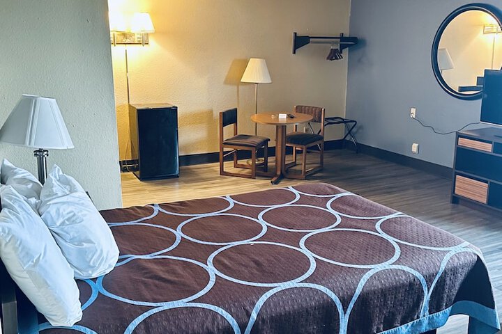 2 Double Beds (3 of 12)