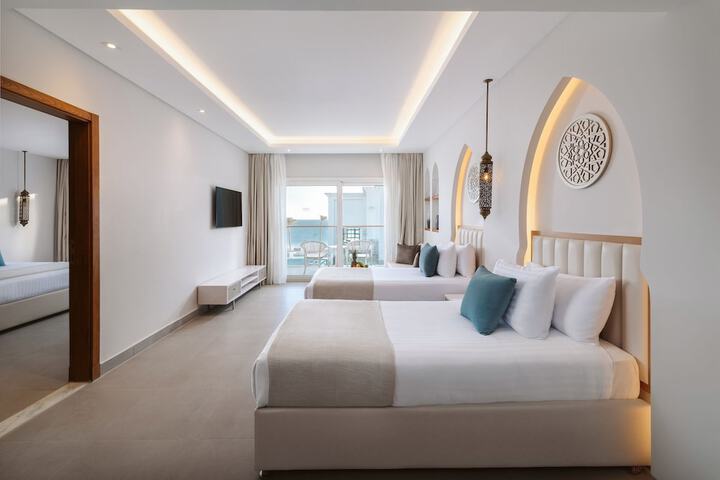 Room 4 of 85