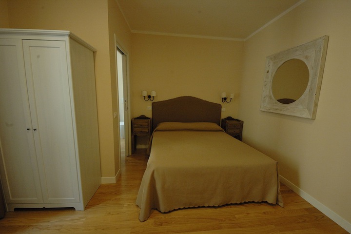 Room 6 of 32
