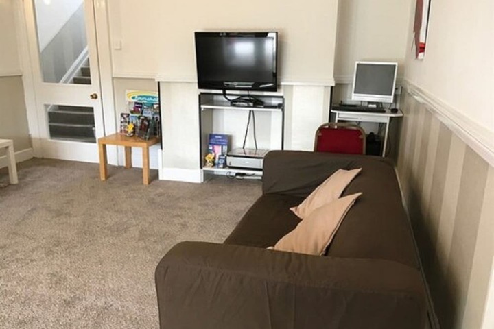 Lounge 62 of 69