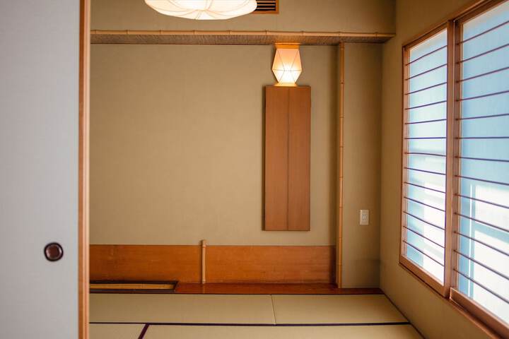 Room 16 of 94