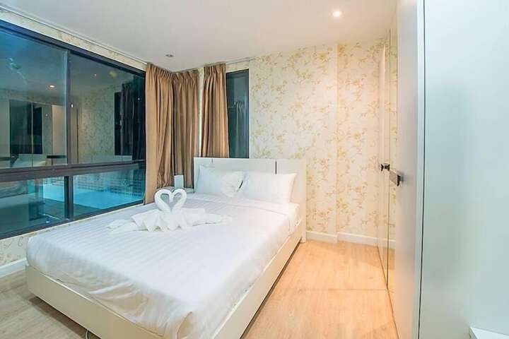 Room 9 of 17