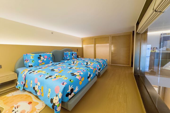 Room 17 of 56