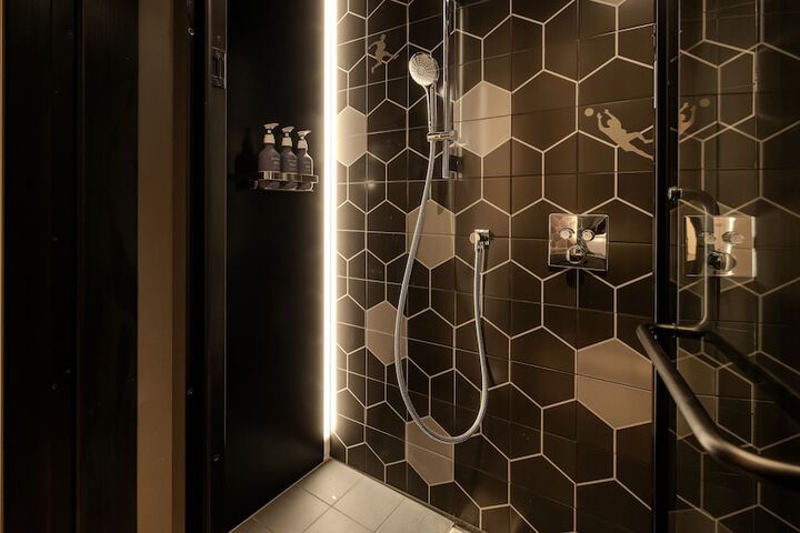 Room 56 of 92