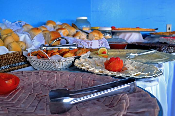 Dining 68 of 100