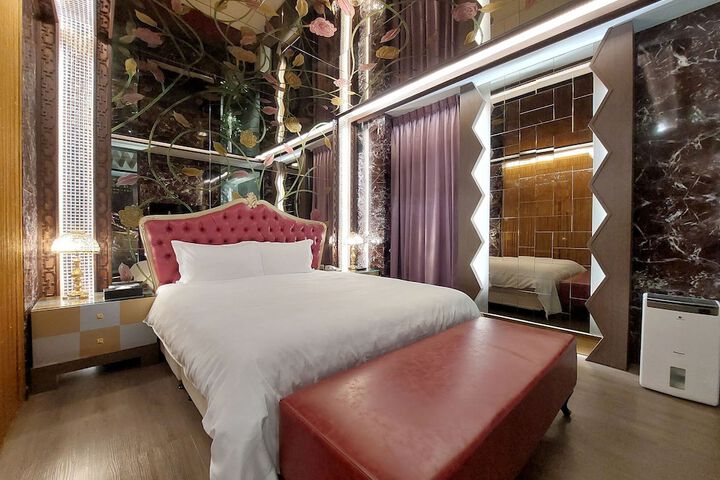 Room 20 of 69