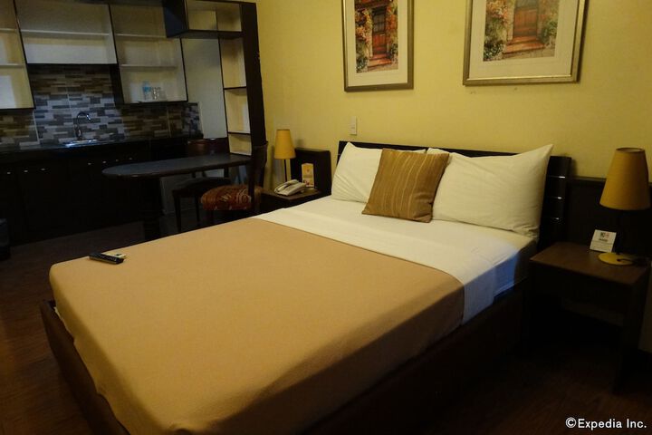 Room 8 of 37