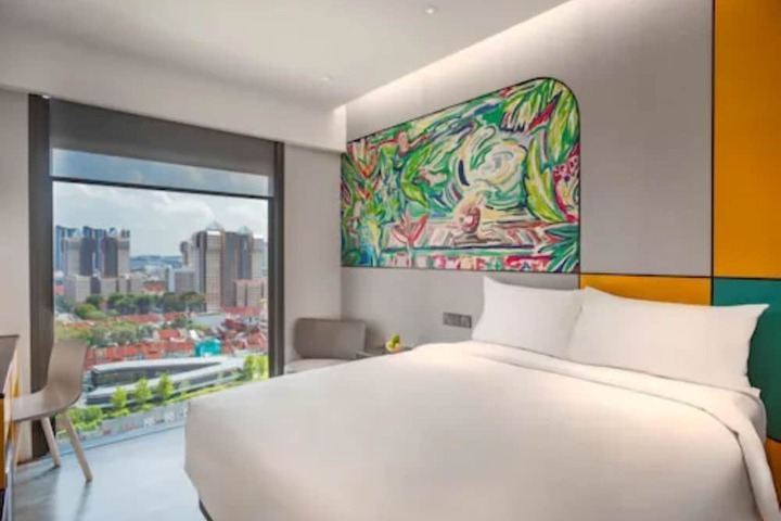 Room 4 of 30
