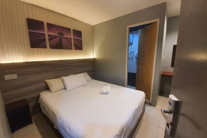 Room 6 of 29