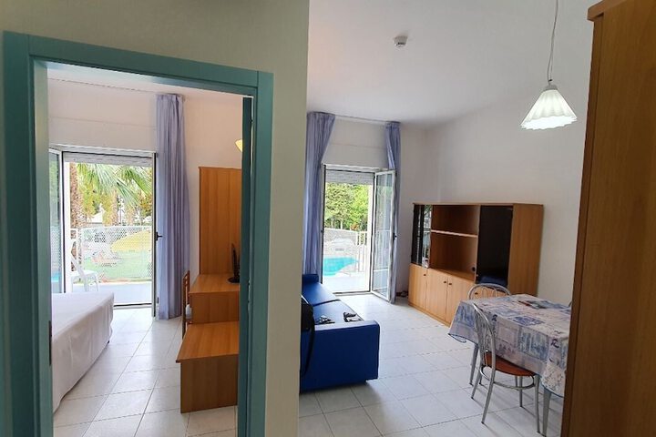 Room 10 of 41