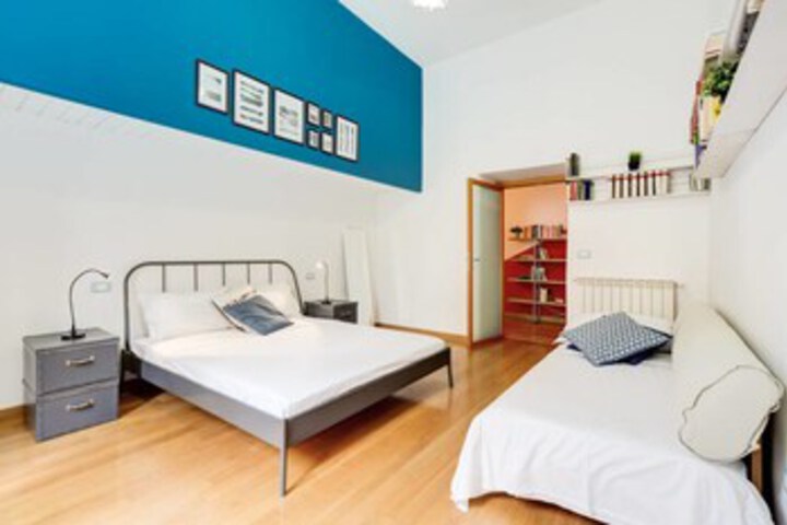 Room 10 of 22