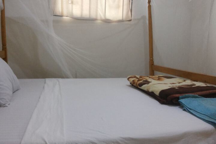 Room 7 of 27