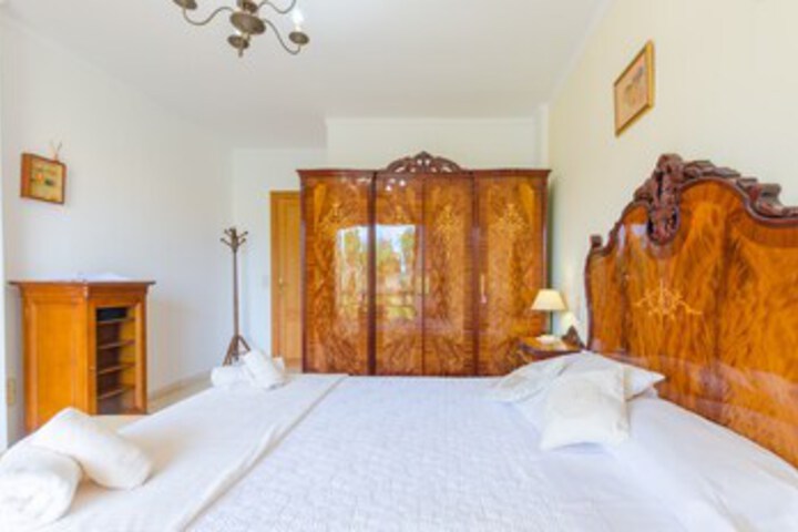 Room 42 of 48