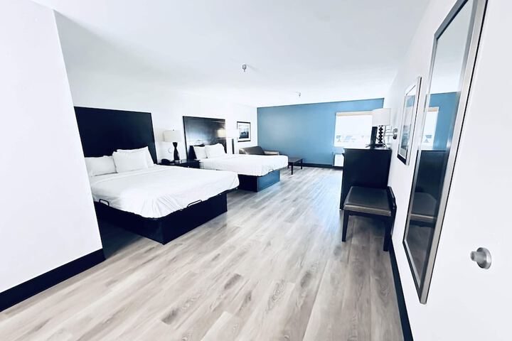 Room 13 of 33