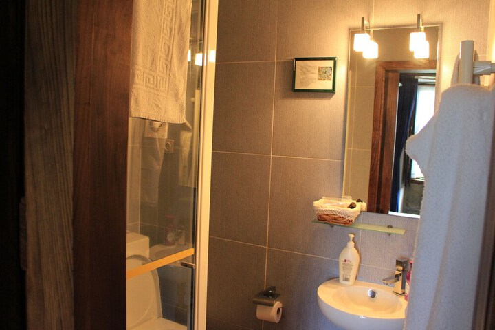 Room 32 of 45