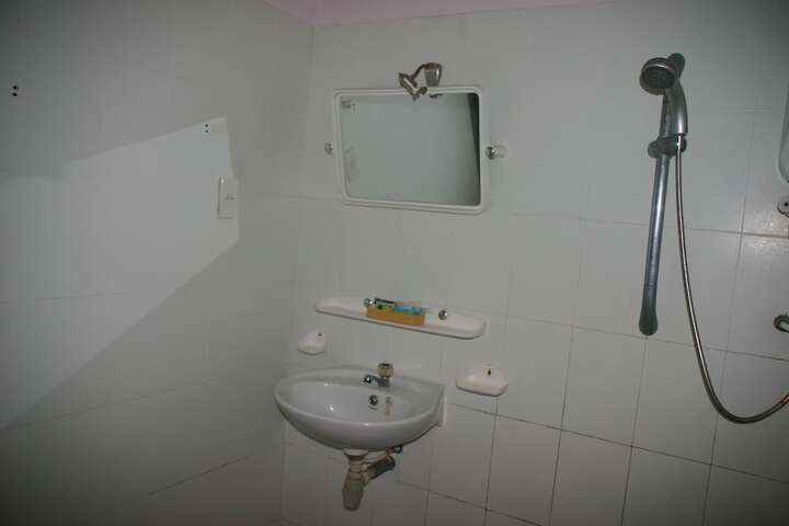 Room 17 of 34