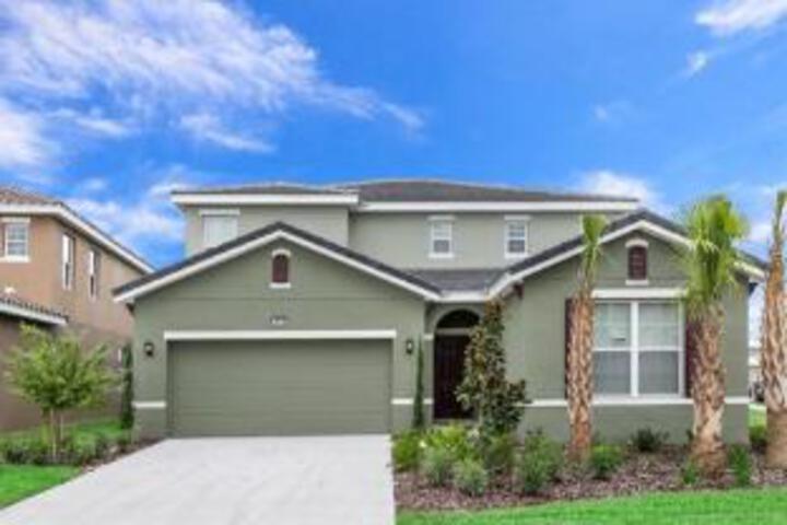 6070Boa Luxury 6 Bedroom 5.Bath Home with Spa in Orlando, FL