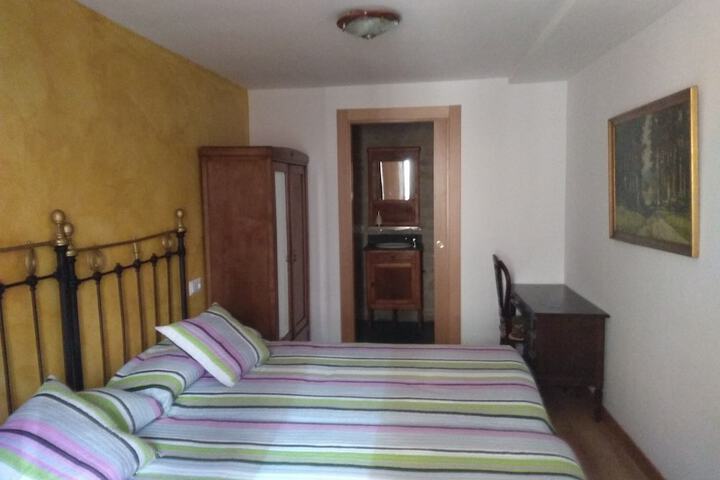 Room 3 of 3