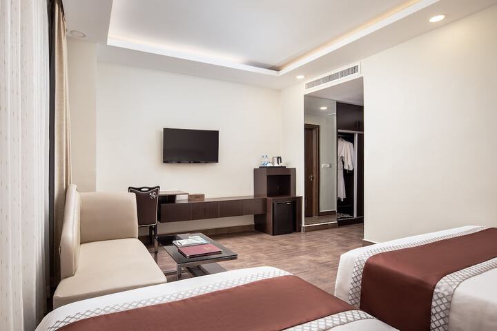 Room 14 of 78