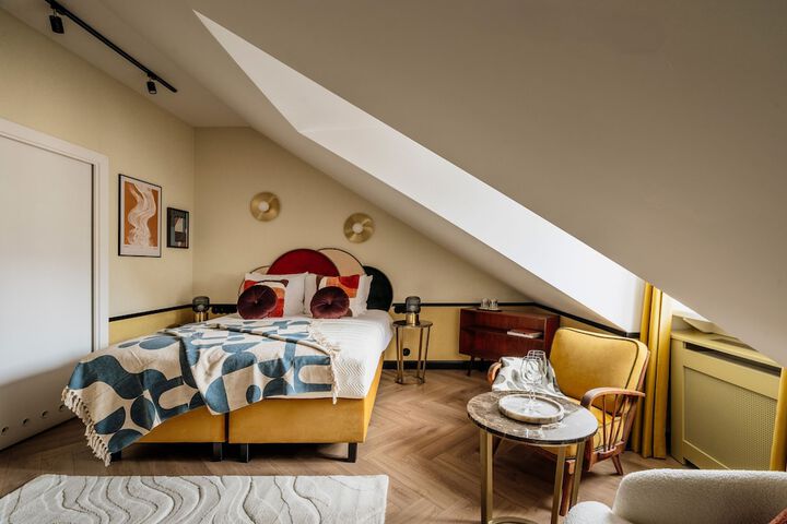Room 73 of 224