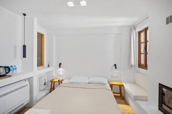 Room 10 of 31