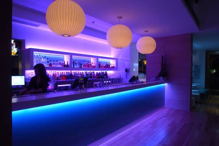 Lounge 55 of 56