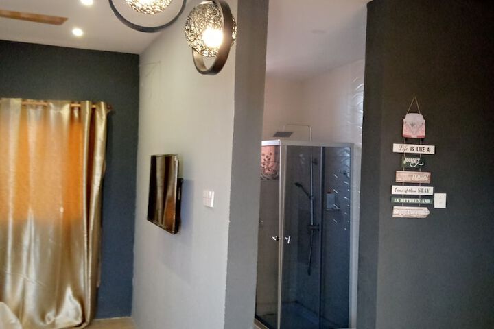Room 13 of 21