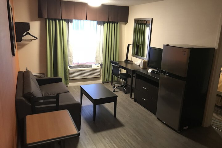 Room 14 of 33