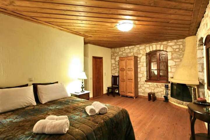 Room 6 of 24