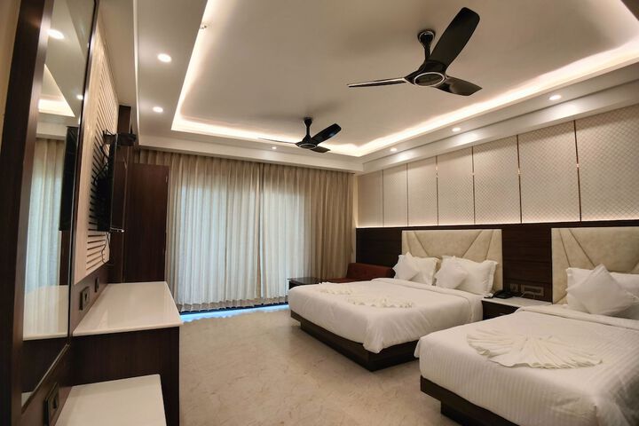 Room 6 of 17
