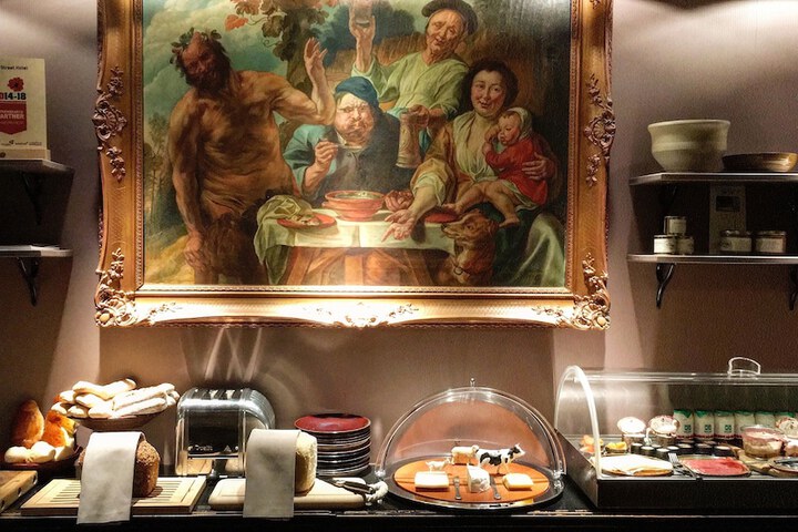 Dining 28 of 35