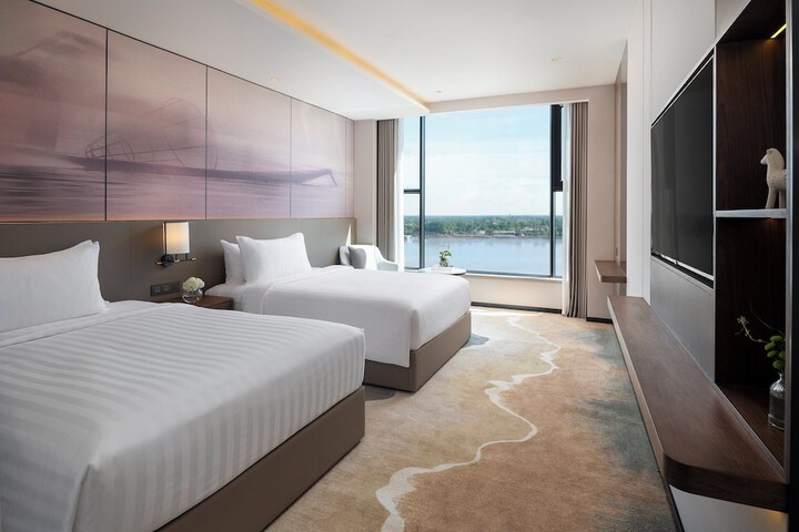 Room 21 of 100
