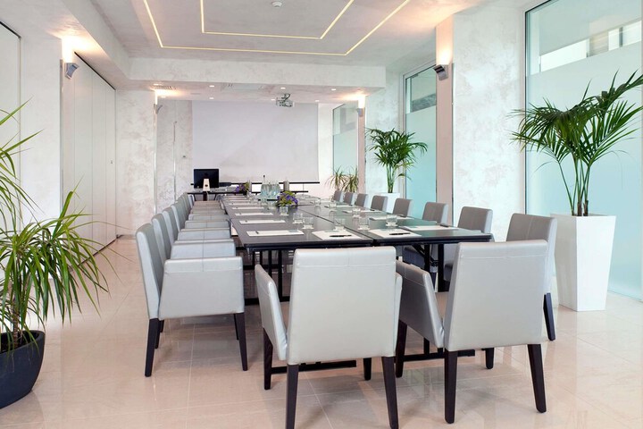 Business Center 132 of 145