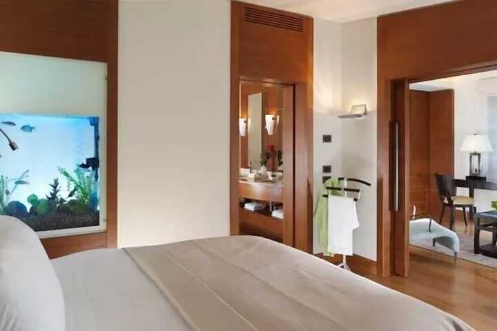 Room 30 of 54
