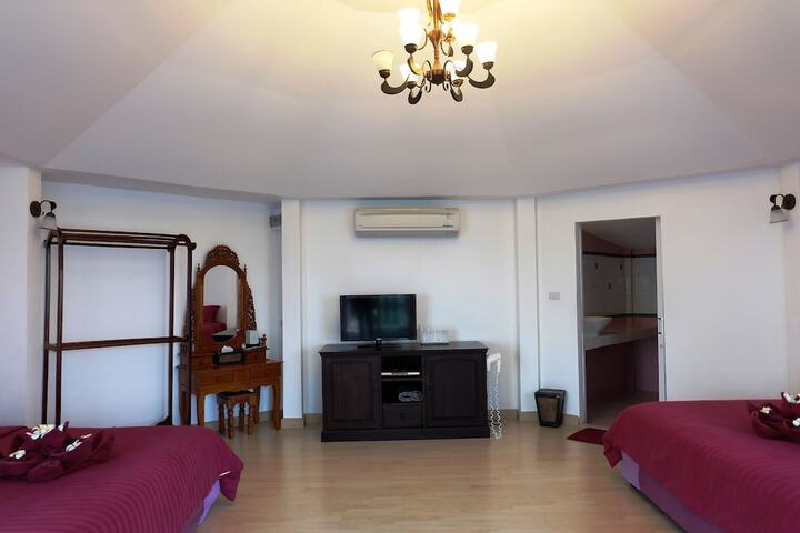Room 22 of 105
