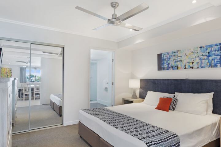 Room 3 of 175