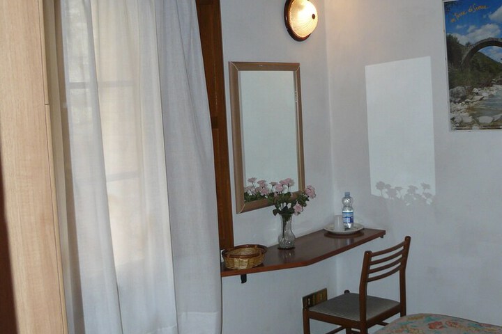 Room 11 of 53