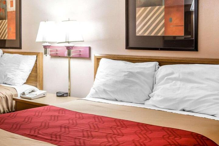 2 Double Beds (3 of 10)