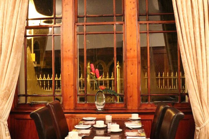 Dining 20 of 27